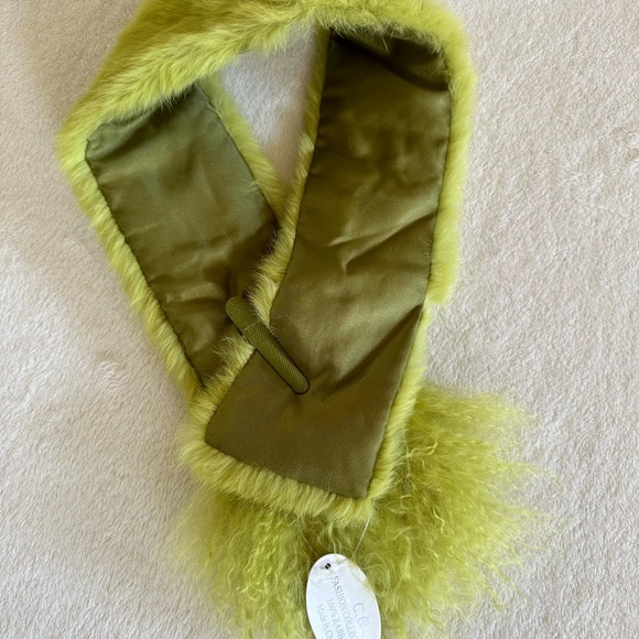 C.C Fashion Collection Green Rabbit Neck Wrap Scarf - Picture 3 of 7